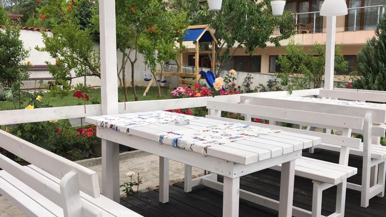 Family Hotel Akra Chernomorets Exterior foto